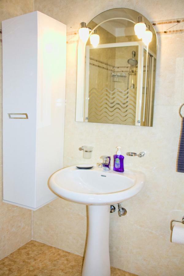 Apartament Charming Near Center And The Sea